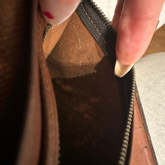 Louis Vuitton WOC - Monogram - Picture 14 of 14